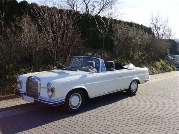 Mercedes 220 SE